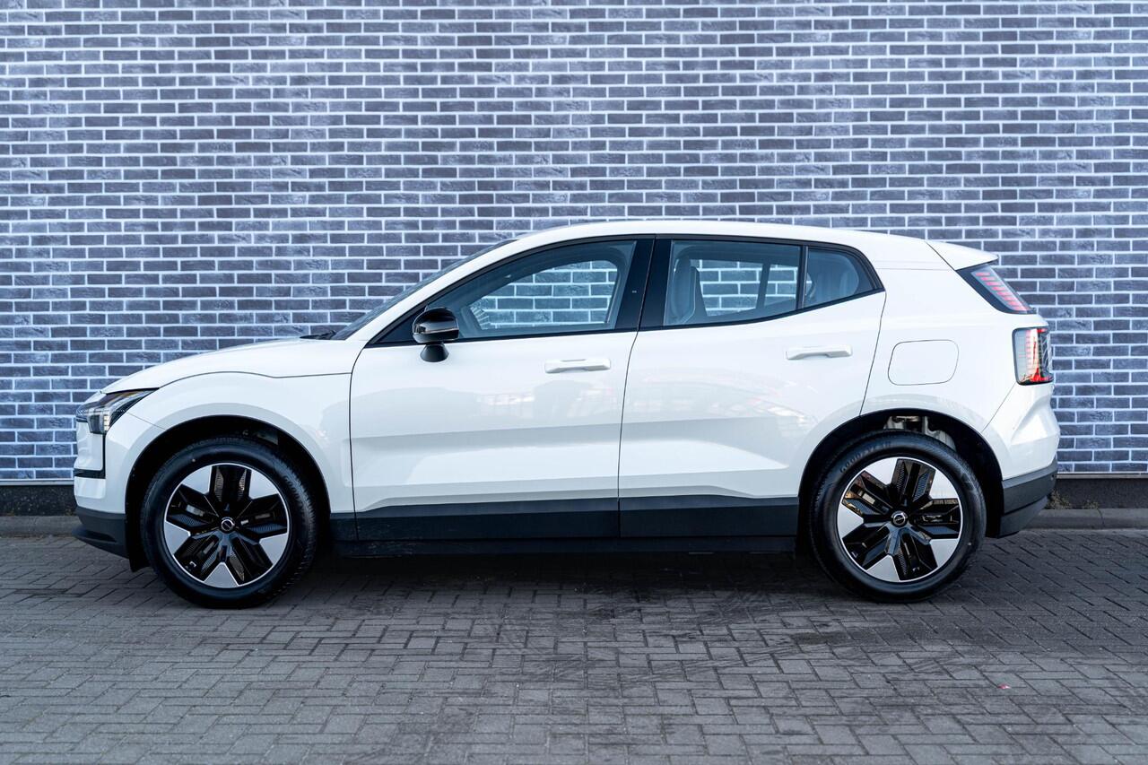 Volvo EX30 Single Motor 51 kWh Core | Google | Stoel-/Stuurverwarming | Warmtepomp | DAB | Park Assist | LED Koplampen | Apple Carplay/Android Auto | 18" LM