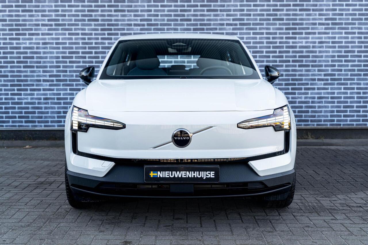 Volvo EX30 Single Motor 51 kWh Core | Google | Stoel-/Stuurverwarming | Warmtepomp | DAB | Park Assist | LED Koplampen | Apple Carplay/Android Auto | 18" LM