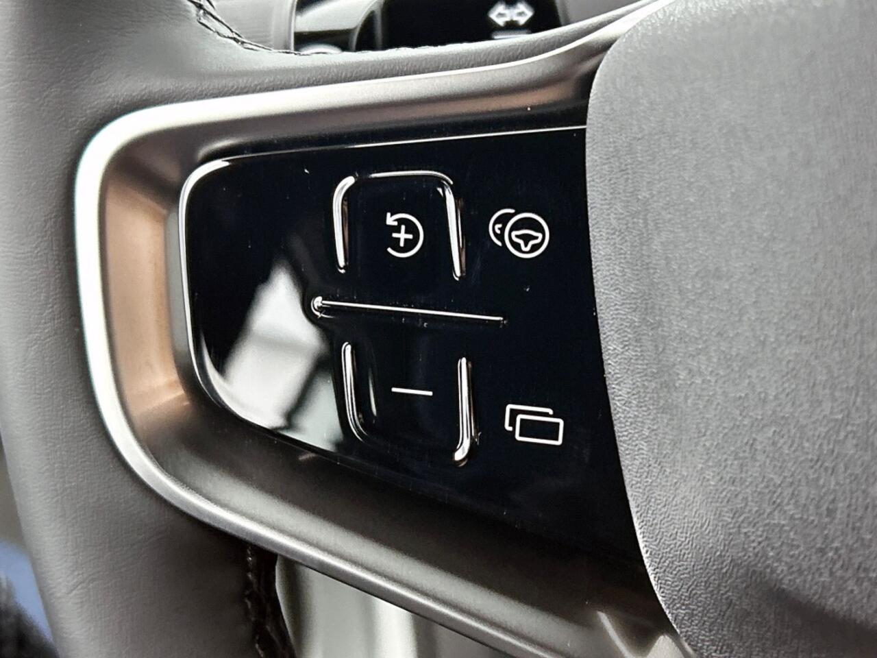 Volvo EX30 Plus Extended range | Nieuw | Voorraad | Climate pack | Camera