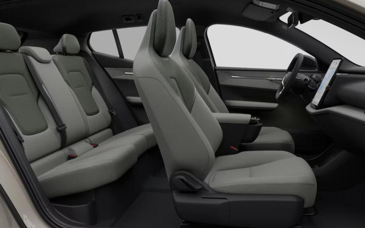 Volvo EX30 272PK Single Motor Extended Range Europa 69 kWh / Adaptive Cruise control / Extra getint glas / Climate Pack / Achteruitrijcamera / Elektrisch verstelbare stoelen / Parkeersensoren V+A