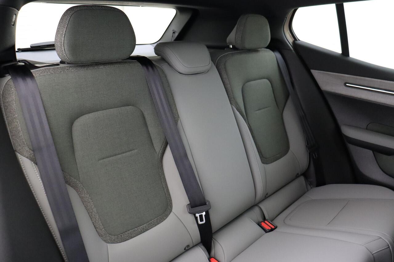Volvo EX30 SINGLE MOTOR EXTENDED RANGE PLUS EUROPA 69 kWh -HARMAN/KARDON|POWER-SEATS|PRIVACY.GLAS|20"|PINE