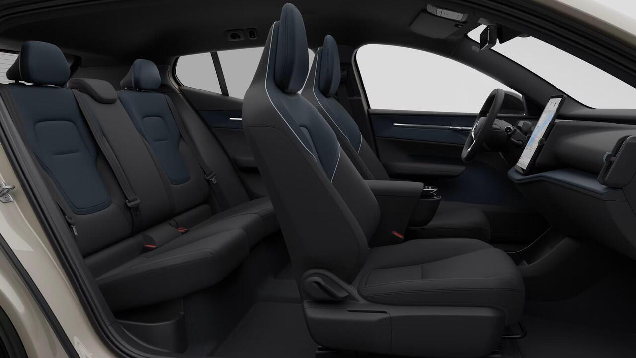 Volvo EX30 Single Motor Extended Range Plus Europa 69 kWh | Elektrisch Verstelbare Voorstoelen | Stuur-/Stoelverwarming | 20" | Adaptieve Cruise Control | BLIS | Getint Glas |