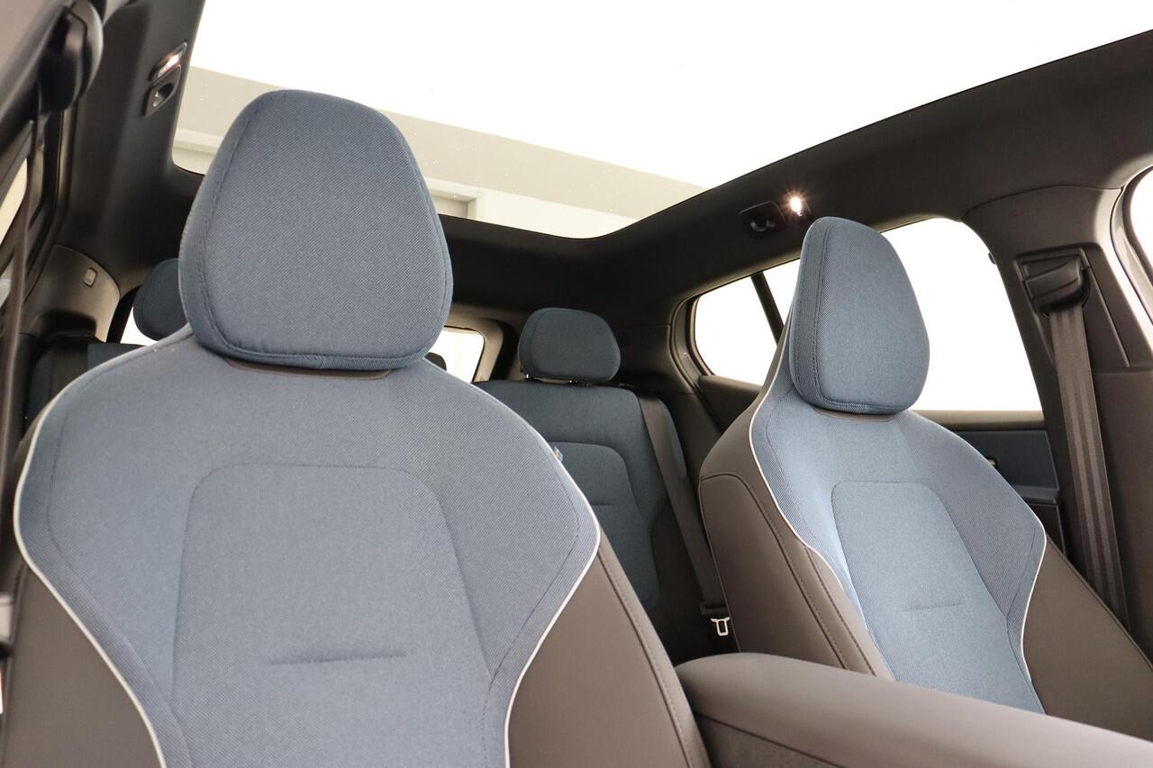 Volvo EX30 SINGLE MOTOR EXTENDED RANGE ULTRA 69 kWh -PANO.DAK|HARMAN/KARDON|POWER-SEATS|360°CAM|AUT.INPARKEREN|CLIMATE|PRIVACY.GLAS|20"