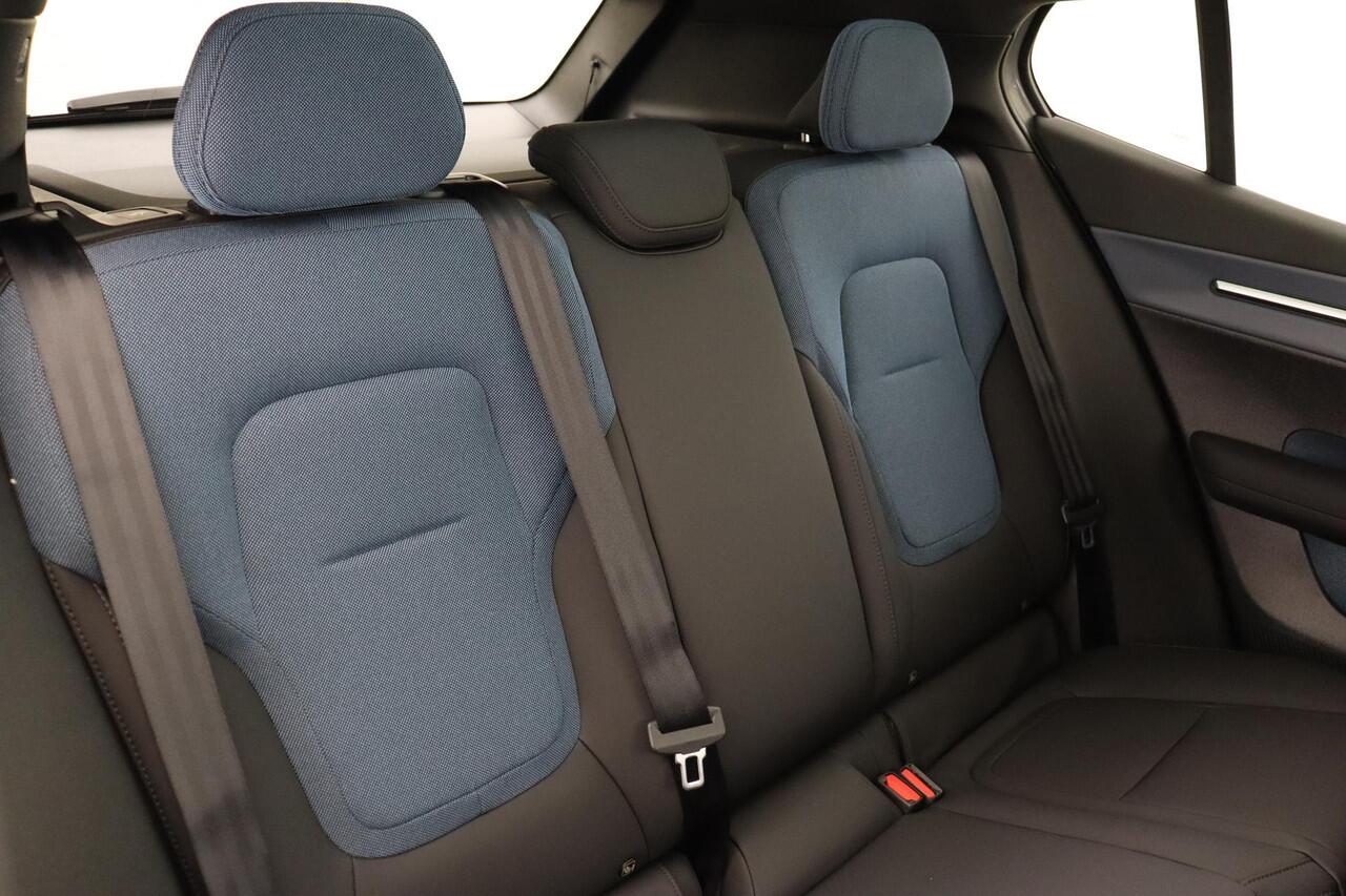 Volvo EX30 SINGLE MOTOR EXTENDED RANGE ULTRA 69 kWh -PANO.DAK|HARMAN/KARDON|POWER-SEATS|360°CAM|AUT.INPARKEREN|CLIMATE|PRIVACY.GLAS|20"