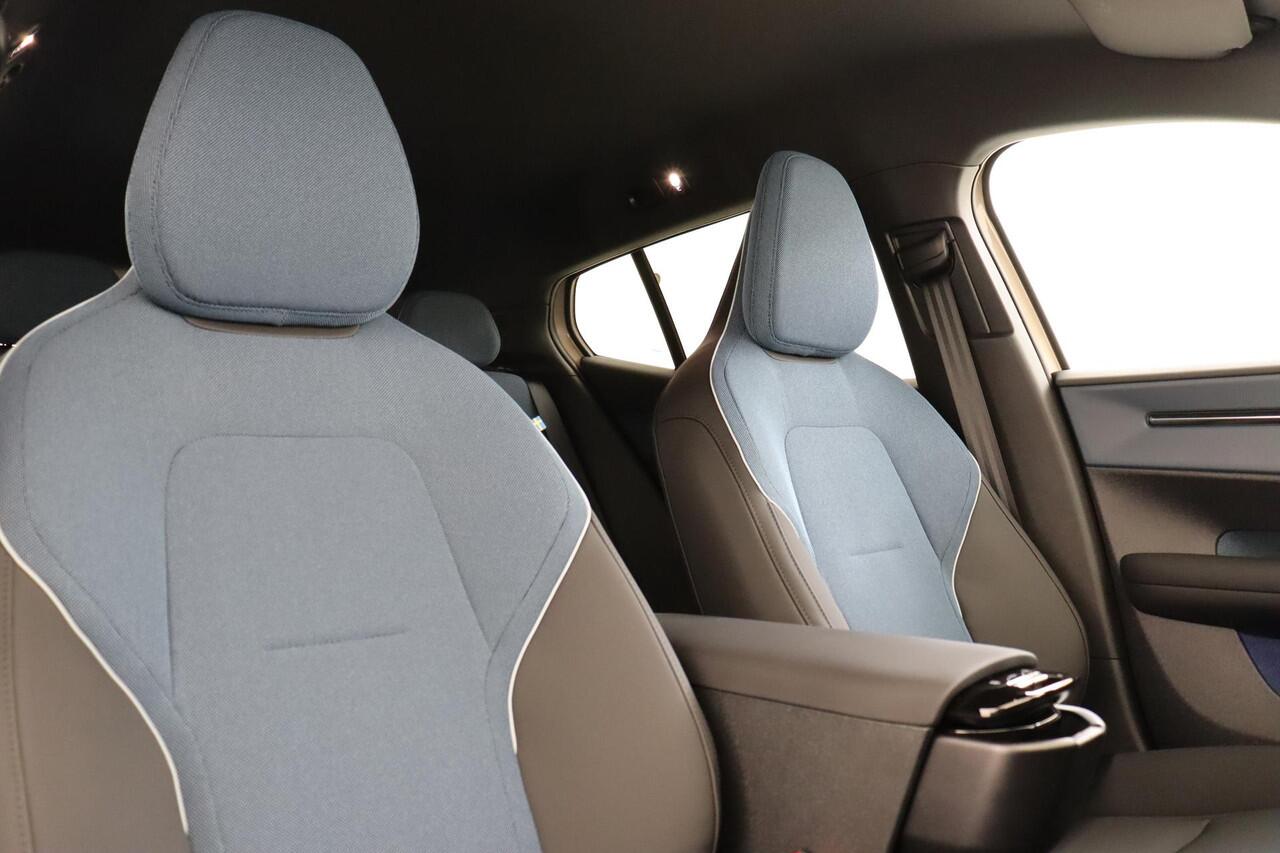 Volvo EX30 SINGLE MOTOR EXTENDED RANGE PLUS EUROPA 69 kWh -HARMAN/KARDON|POWER-SEATS|PRIVACY.GLAS|20"