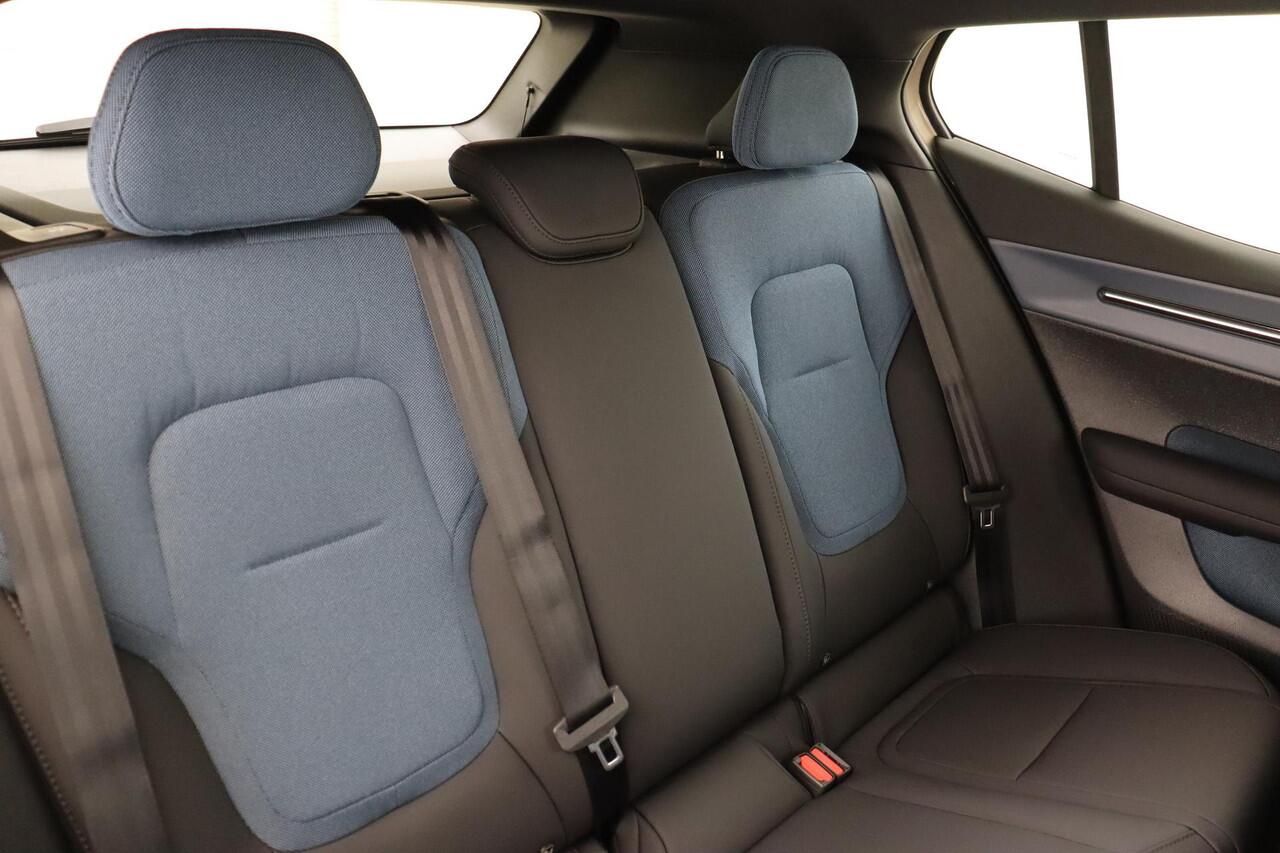 Volvo EX30 SINGLE MOTOR EXTENDED RANGE PLUS EUROPA 69 kWh -HARMAN/KARDON|POWER-SEATS|PRIVACY.GLAS|20"