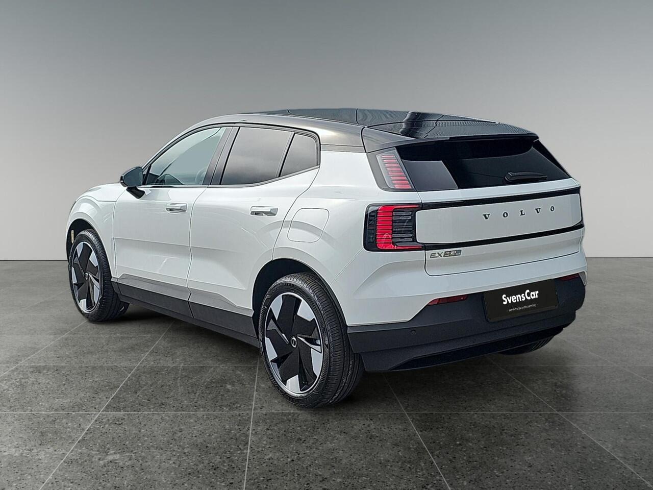 Volvo EX30 Single Motor Extended Range Plus Europa 69 kWh | Harman Kardon | Stuur- stoelverwarming | Extra getint glas | Elektrische stoelen | Apple Carplay & Android auto |