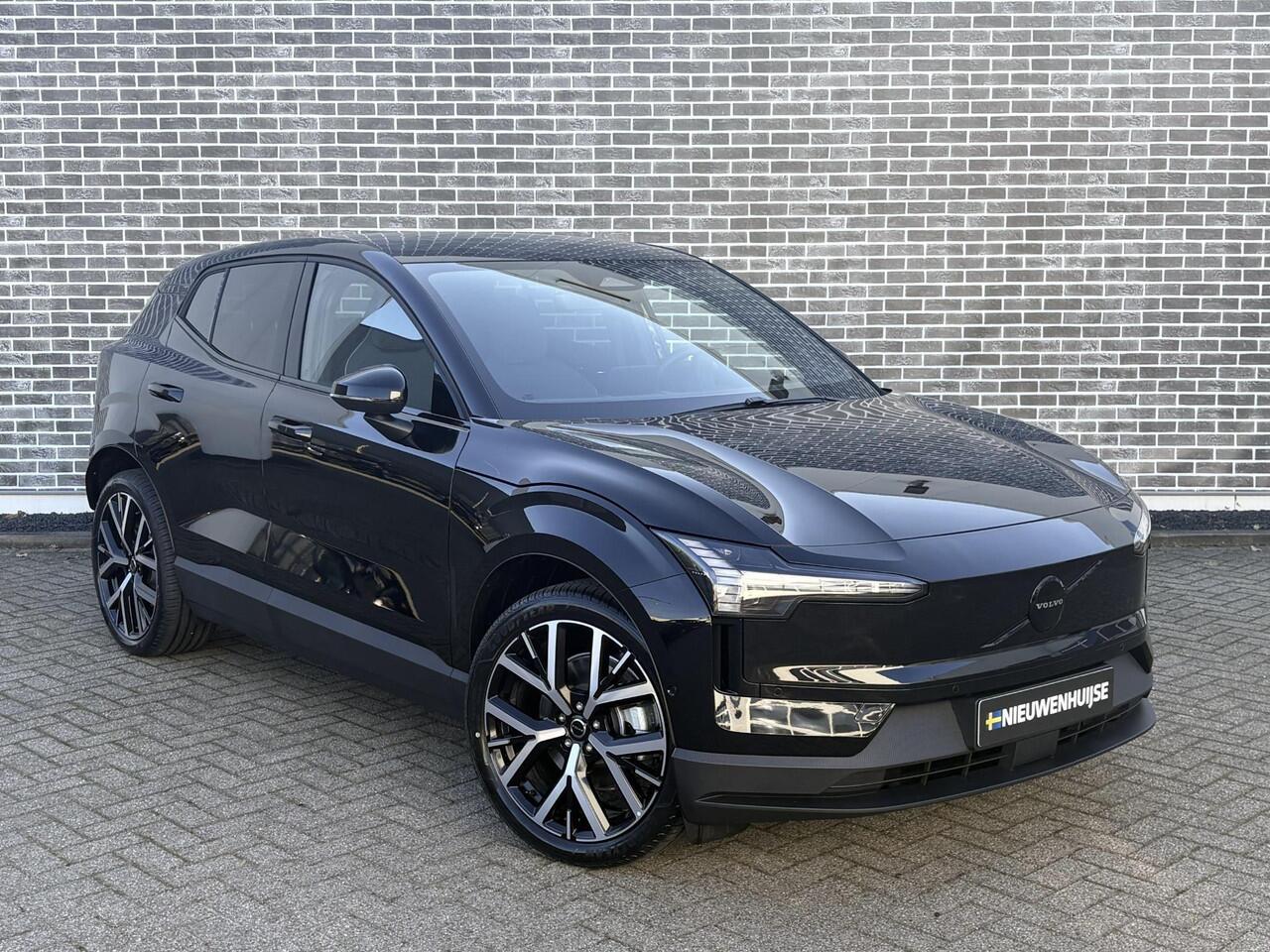 Volvo EX30 Single Motor Ext Range Plus Black Ed Europa 69 kWh | Adaptieve Cruise Control | Stoel-/Stuurverwarming | Harman Kardon Audio | BLIS | Getint Glas |