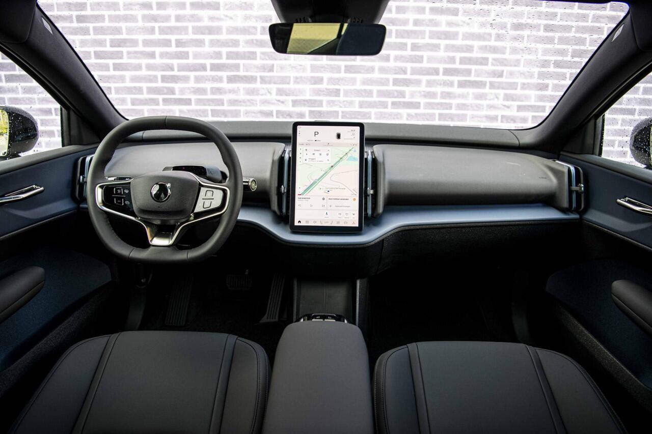 Volvo EX30 Single Motor Ext Range Plus Black Ed Europa 69 kWh | Adaptieve Cruise Control | Stoel-/Stuurverwarming | Harman Kardon Audio | BLIS | Getint Glas |