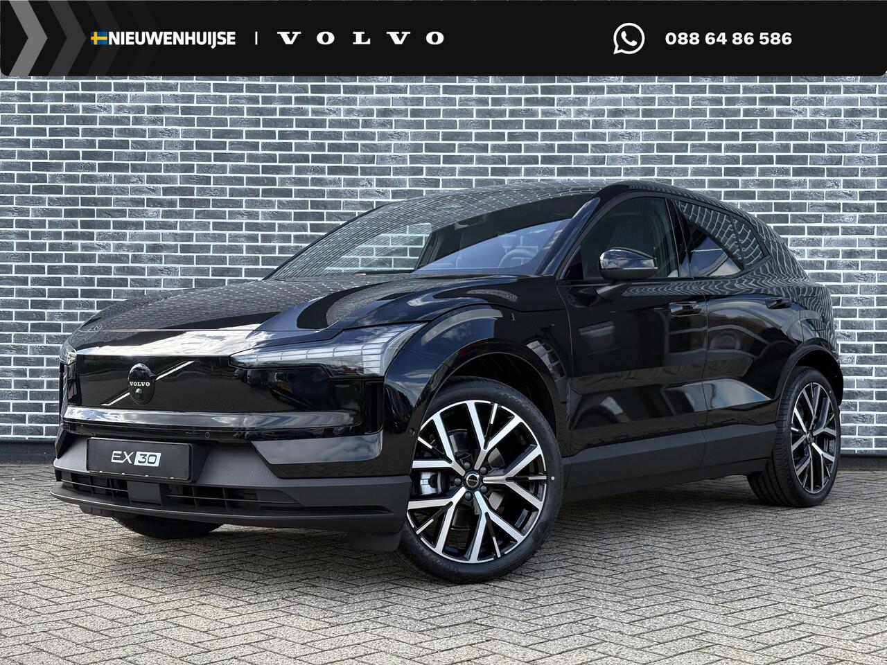 Volvo EX30 Single Motor Ext Range Plus Black Ed Europa 69 kWh | Google | Long Range | Adaptieve Cruise Control | DAB | Elek. Stoelen | Keyless | Warmtepomp | Camera | Elek. Achterklep | Harman Kardon Audio | Stoel-/Stuurverwarming | Getint Glas | 20" LM