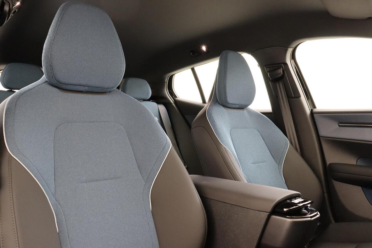 Volvo EX30 SINGLE MOTOR PLUS EUROPA 51 kWh -HARMAN/KARDON|CLIMATE|POWER-SEATS|KEYLESS|19"