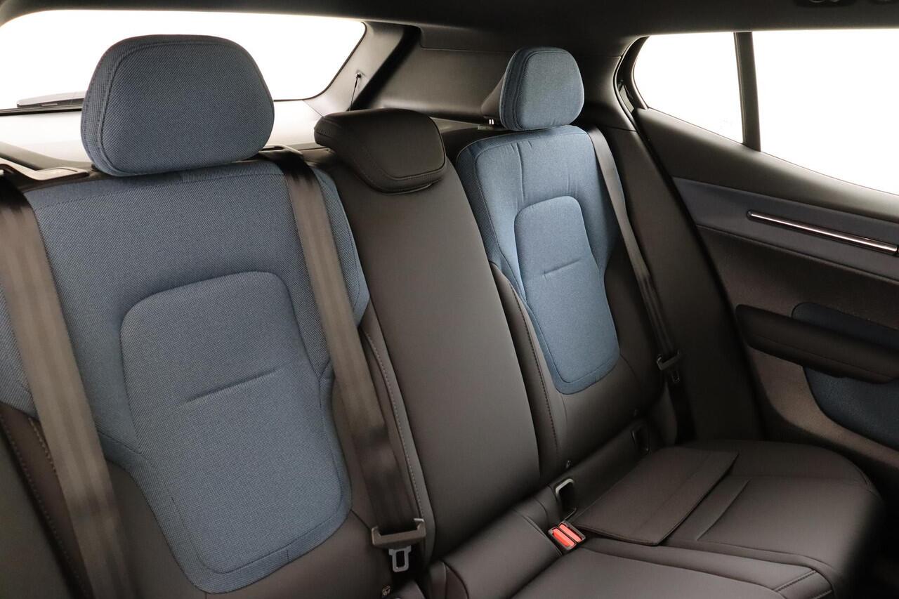 Volvo EX30 SINGLE MOTOR PLUS EUROPA 51 kWh -HARMAN/KARDON|CLIMATE|POWER-SEATS|KEYLESS|19"