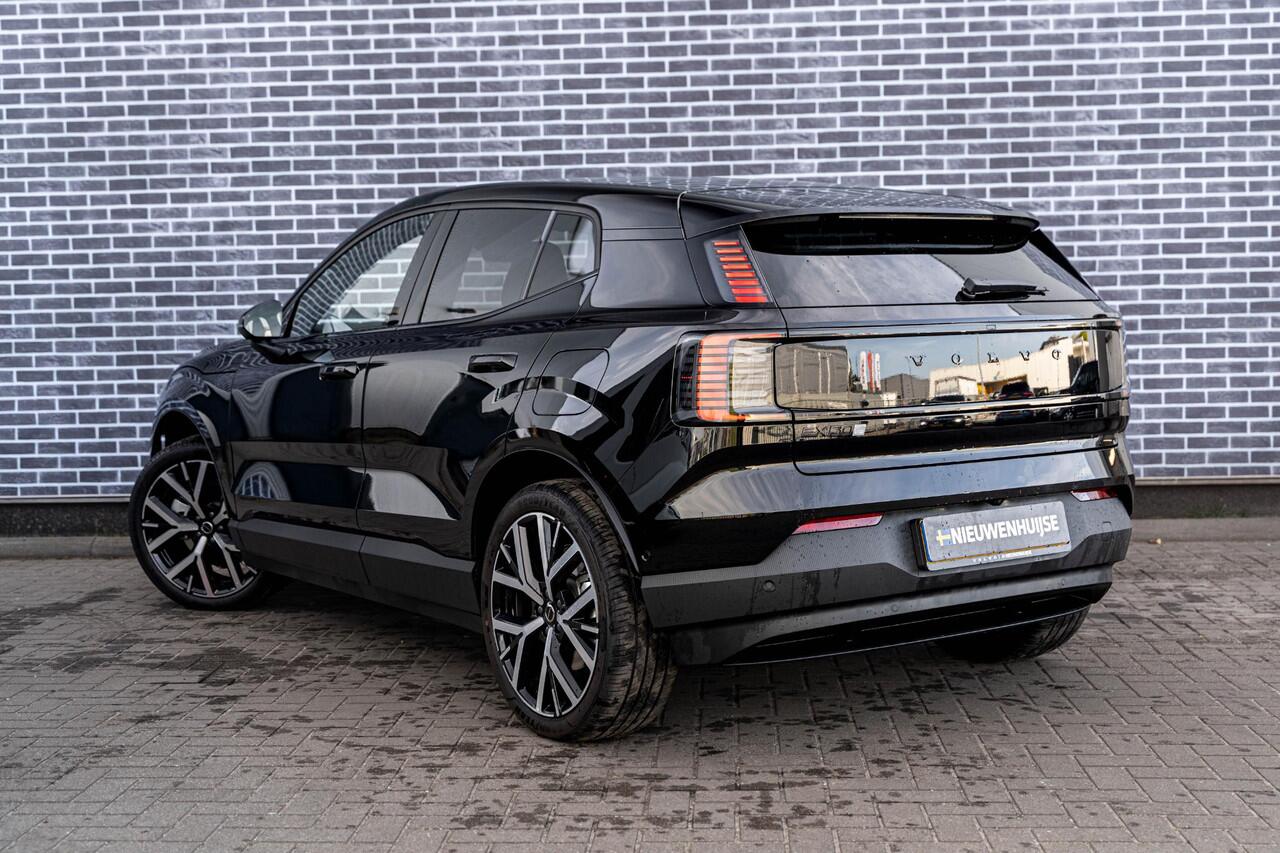Volvo EX30 Single Motor Extended Range Plus 69 kWh | Google | Long Range | 360 Camera | DAB | Stoel-/Stuurverwarming | Getint Glas | Keyless | Adaptieve Cruise Control | Sfeerverlichting | Elek. Achterklep | 20" LM