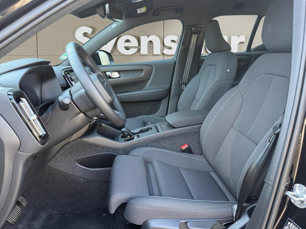 Volvo EX40 Single Motor Plus 70 kWh | Stoelverwarming | Pixel LED koplampen | Adaptive Cruise Control | Keyless Entry |