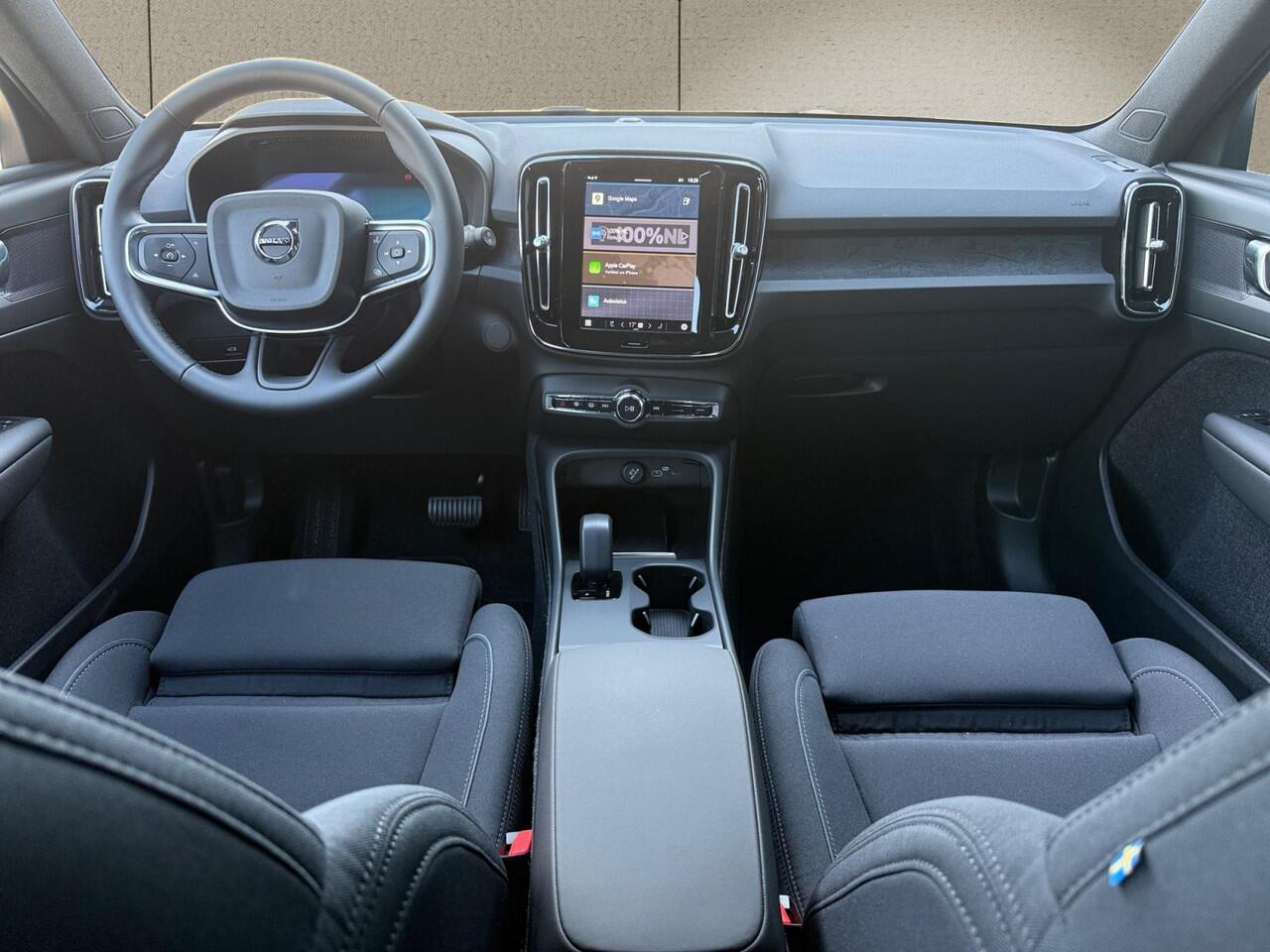 Volvo EX40 Single Motor Plus 70 kWh | Stoelverwarming | Pixel LED koplampen | Adaptive Cruise Control | Keyless Entry |