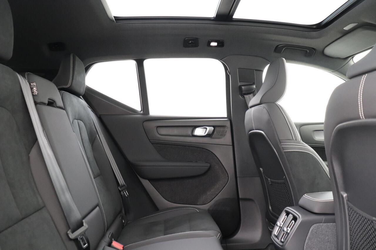 Volvo EX40 SINGLE MOTOR EXTENDED RANGE ULTRA 82 kWh -PANO.DAK|360°CAM|TREKHAAK|HARMAN/KARDON|20"