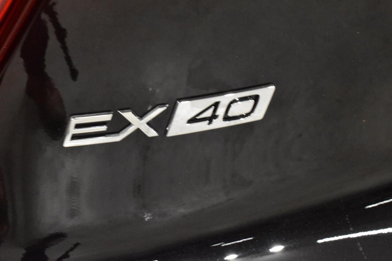 Volvo EX40 Single Motor Extended Range Plus 82 kWh / Driver Assist / Connect Microtech/Nubuck / Extra getint glas achter / 20? 5-Spaaks Black Diamond Cut