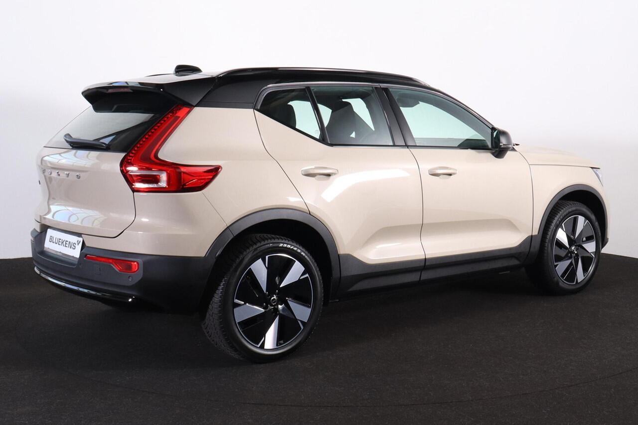 Volvo EX40 Single Motor Plus 70 kWh Plus - Intellisafe Assist & Surround - Parkeercamera achter - Verwarmde voorstoelen & stuur - Parkeersensoren voor & achter - Keyless - Elektr. bedienbare achterklep - Warmtepomp - Google Maps - 19' LMV