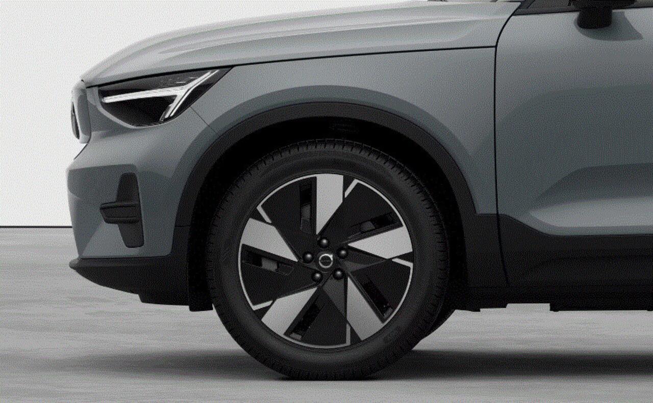 Volvo EX40 252PK Single Motor Extended Range 82kWh Business Edition / Navigatie / Camera / Stuur-Stoelverwarming / Adaptieve Cruisecontrol / Harman Kardon / LM Velgen /