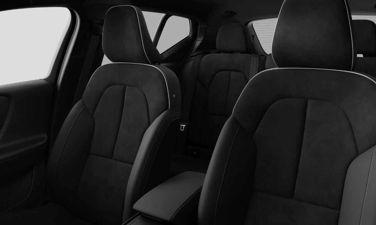 Volvo EX40 Single Motor Extended Range Plus 82 kWh Panoramadak / Extra getint glas achter / 360 Camera / Apple Carplay / Harman Kardon audio / 20? lichtmetalen velgen / Adaptive cruise control / Pilot assist /