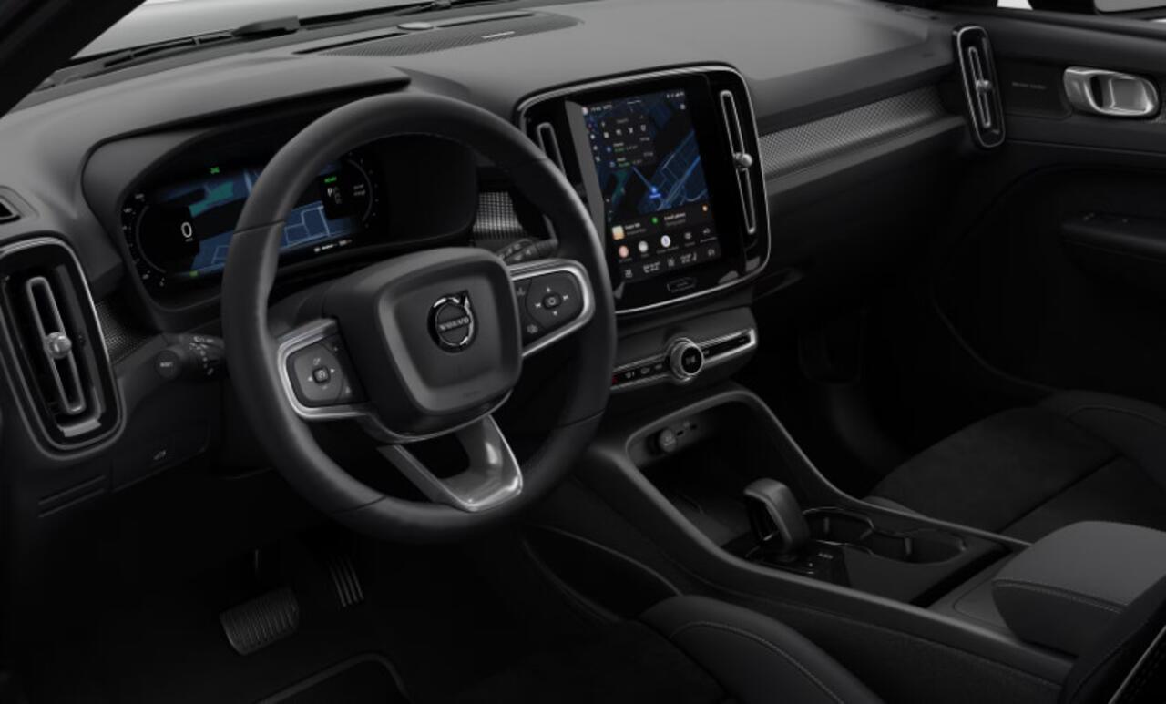 Volvo EX40 252PK Auotmaat Single Motor Extended Range Plus Panoramadak / Apple Carplay / Android Auto / Harman kardon audio / Adaptive cruise control / Pilot assist / Lichtmetalen velgen /