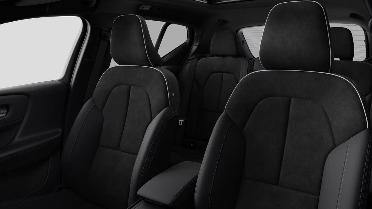 Volvo EX40 252PK Single Motor Extended Range 82 kWh Plus / Lounge Pakket / Panoramadak / Extra getint glas / Nubuck bekleding