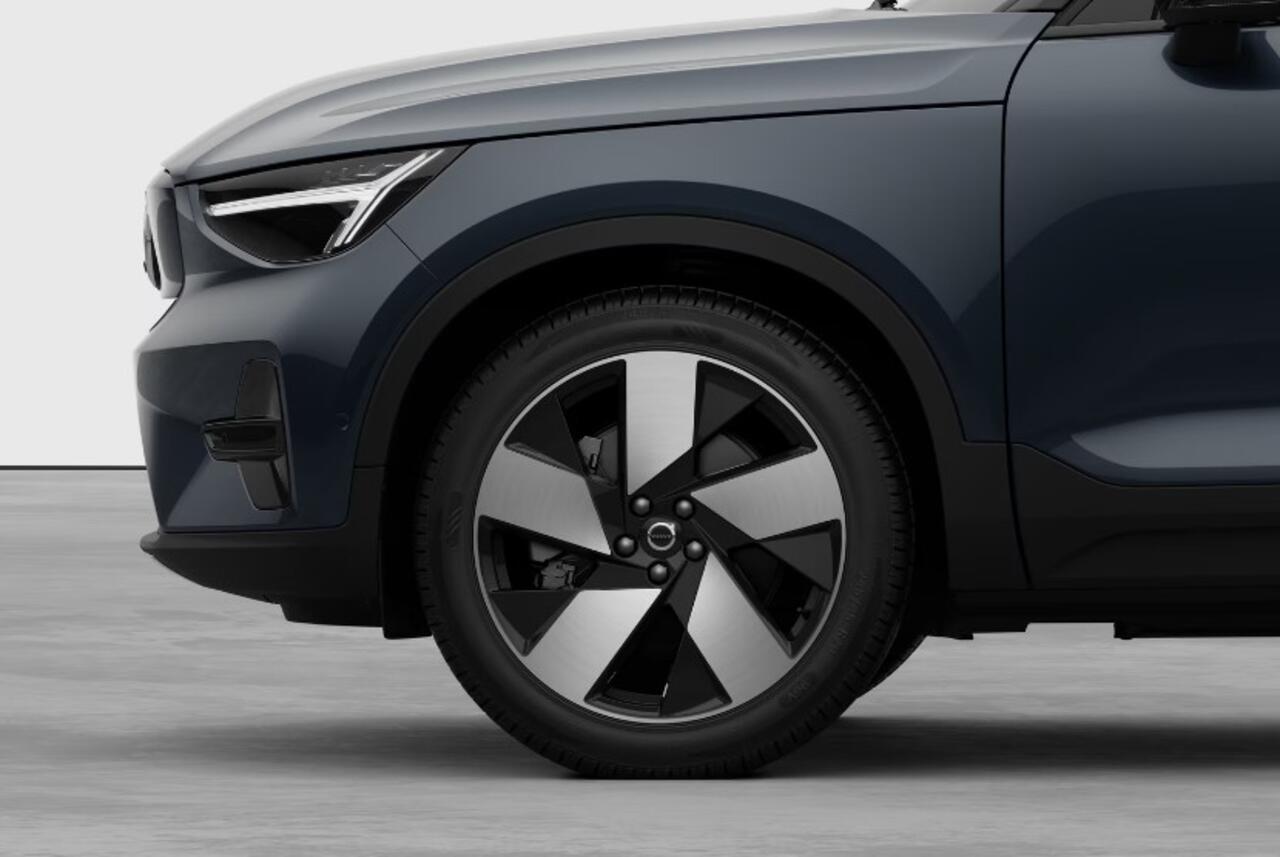 Volvo EX40 252PK Automaat Single Ext. Range Plus / Lounge Pakket / Extra getint glas / 360 Camera / 20'' velgen / Panoramadak / Zwart dak