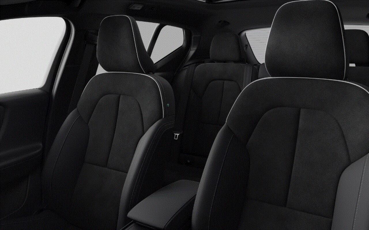 Volvo EX40 252PK Single Motor Extended Range 82 kWh Plus / Lounge Pakket / Extra getint glas / 360 Camera / 20'' velgen / Panoramadak / Zwart dak