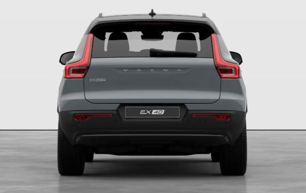 Volvo EX40 252PK Single Motor Extended Range 82 kWh Plus / Lounge pakket / Extra getint glas / Panoramadak / 360 camera / 20''velgen / zwart dak