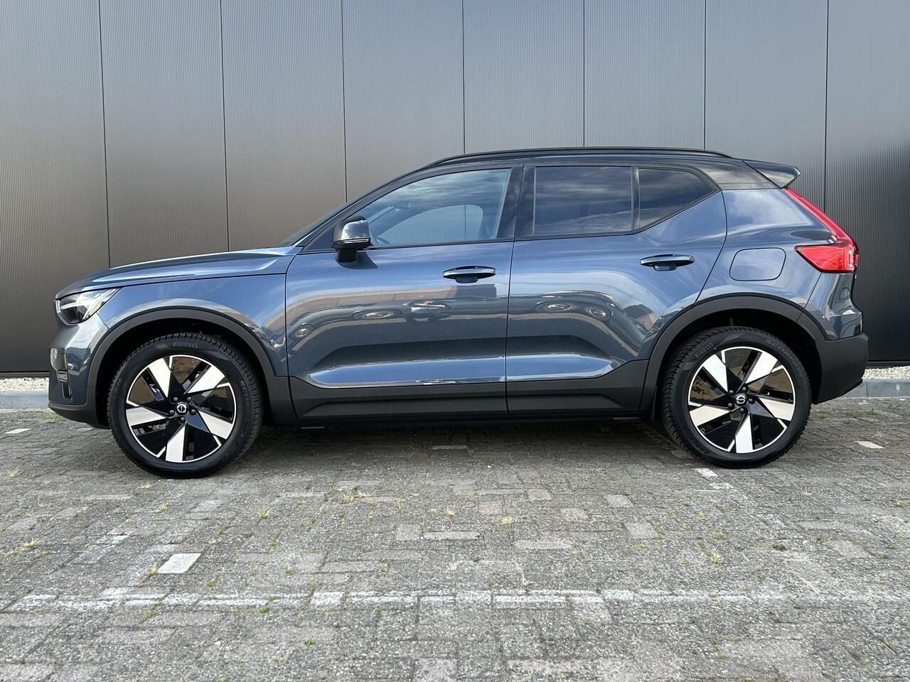 Volvo EX40 Single Motor Extended Range Plus 82 kWh Intellisafe climate line zwart dak All weather banden