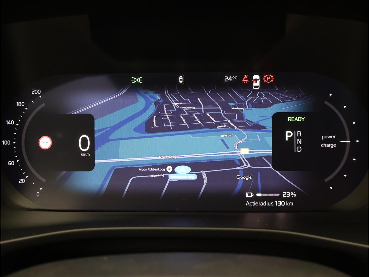 Volvo EX40 Single Motor Extended Range Plus 82 kWh / Stoel en stuurverwarming / Parkeercamera achter / BLIS / Pilot Assist / All Season banden / Extra getint glas achter /