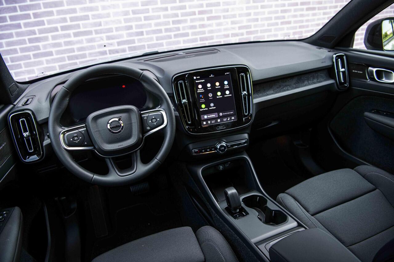 Volvo EX40 Single Motor Extended Range Business Ed. 82 kWh | Google | Long Range | Adaptieve Cruise | Dodehoekdetectie | Camera | Harman Kardon Audio | BLIS | Getint Glas | All Season Banden | 20" LM