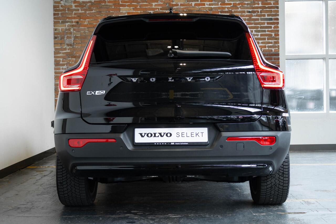 Volvo EX40 Single Motor Extended Range Plus 82 kWh | 4-Seizoenenbanden | Stoelverwarming | Google infotainment | Adaptive Cruise Control | Parkeercamera | Harman Kardon Premium Audio | Warmtepomp | Parkeersensoren voor + achter