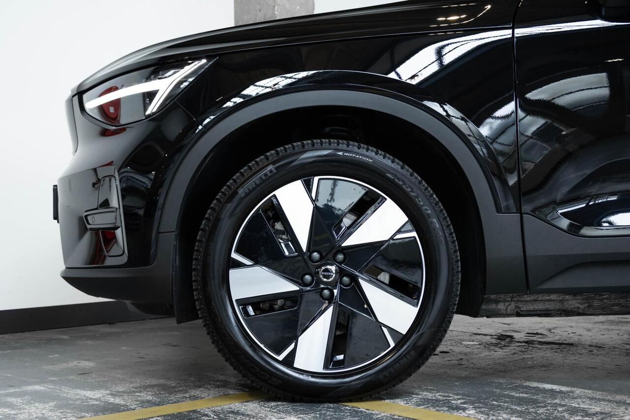 Volvo EX40 Single Motor Extended Range Plus 82 kWh | 4-Seizoenenbanden | Stoelverwarming | Google infotainment | Adaptive Cruise Control | Parkeercamera | Harman Kardon Premium Audio | Warmtepomp | Parkeersensoren voor + achter