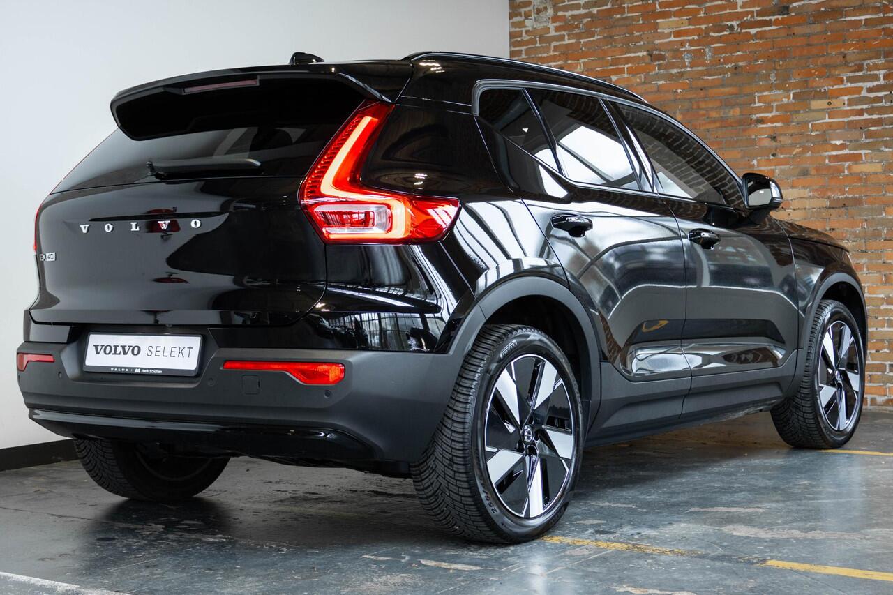 Volvo EX40 Single Motor Extended Range Plus 82 kWh | 4-Seizoenenbanden | Stoelverwarming | Google infotainment | Adaptive Cruise Control | Parkeercamera | Harman Kardon Premium Audio | Warmtepomp | Parkeersensoren voor + achter