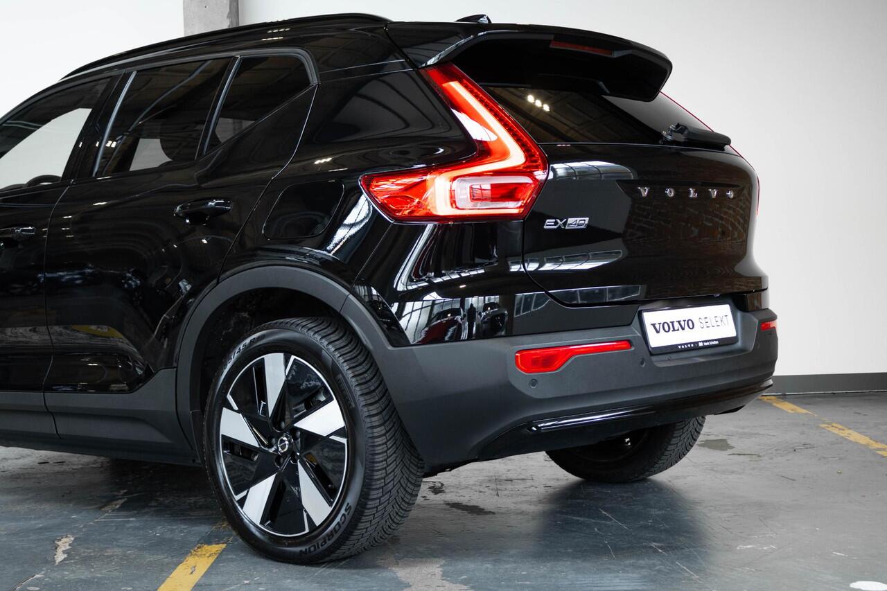 Volvo EX40 Single Motor Extended Range Plus 82 kWh | 4-Seizoenenbanden | Stoelverwarming | Google infotainment | Adaptive Cruise Control | Parkeercamera | Harman Kardon Premium Audio | Warmtepomp | Parkeersensoren voor + achter