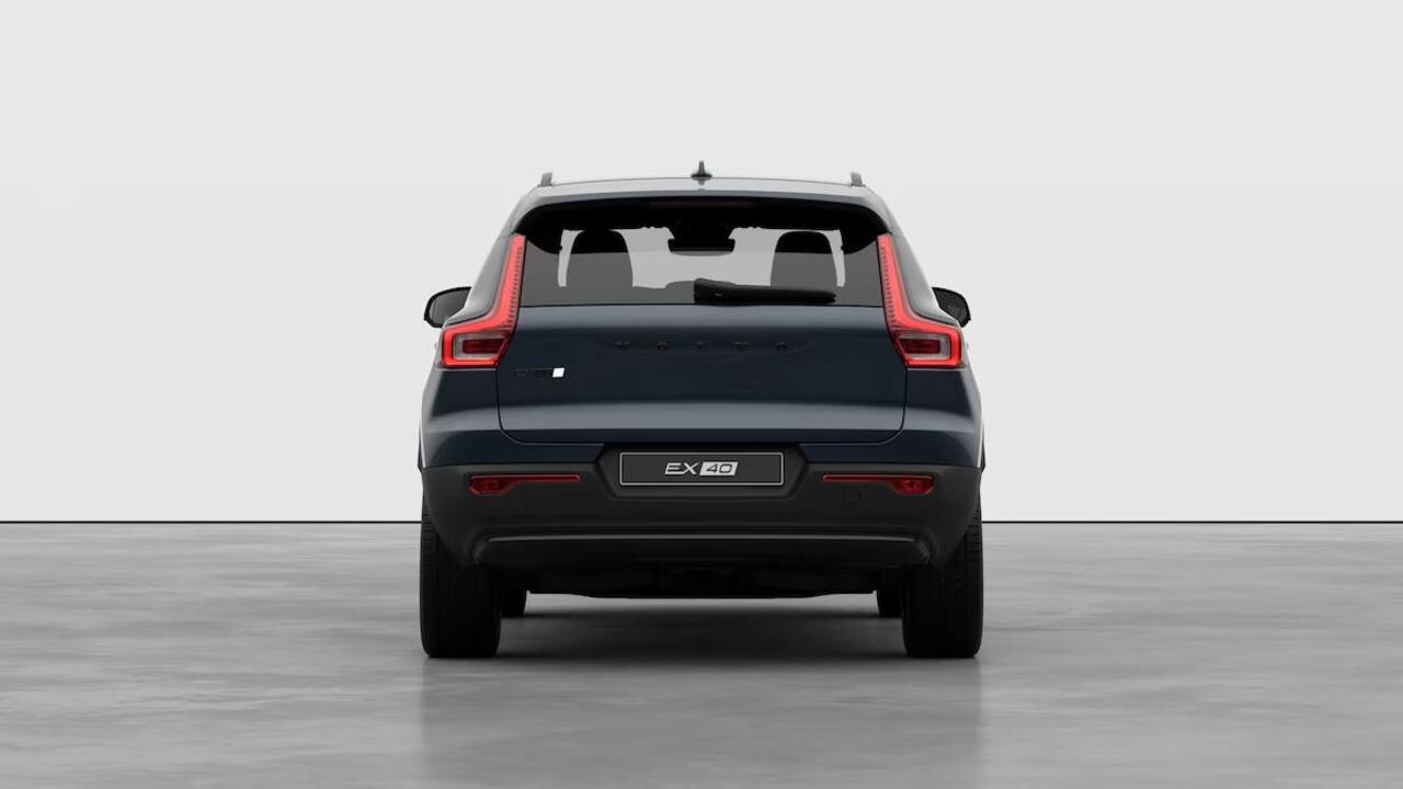 Volvo EX40 Single Motor Extended Range Plus Black Ed. 82 kWh | Dec. 2025 Leverbaar | 17% Bijtelling* | Harman Kardon Premium Audio | 360 Graden Camera | Extra Getint Glas | Keyless | 20 inch Lichtmetalen Velgen | Adaptieve Cruise Control | Climate Pack | BLIS |