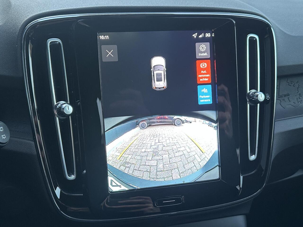 Volvo EX40 Single Motor Extended Range Business Ed. 82 kWh Driver Assist / Climate Line / 19" 5-sp Glossy Black wielen met all season banden