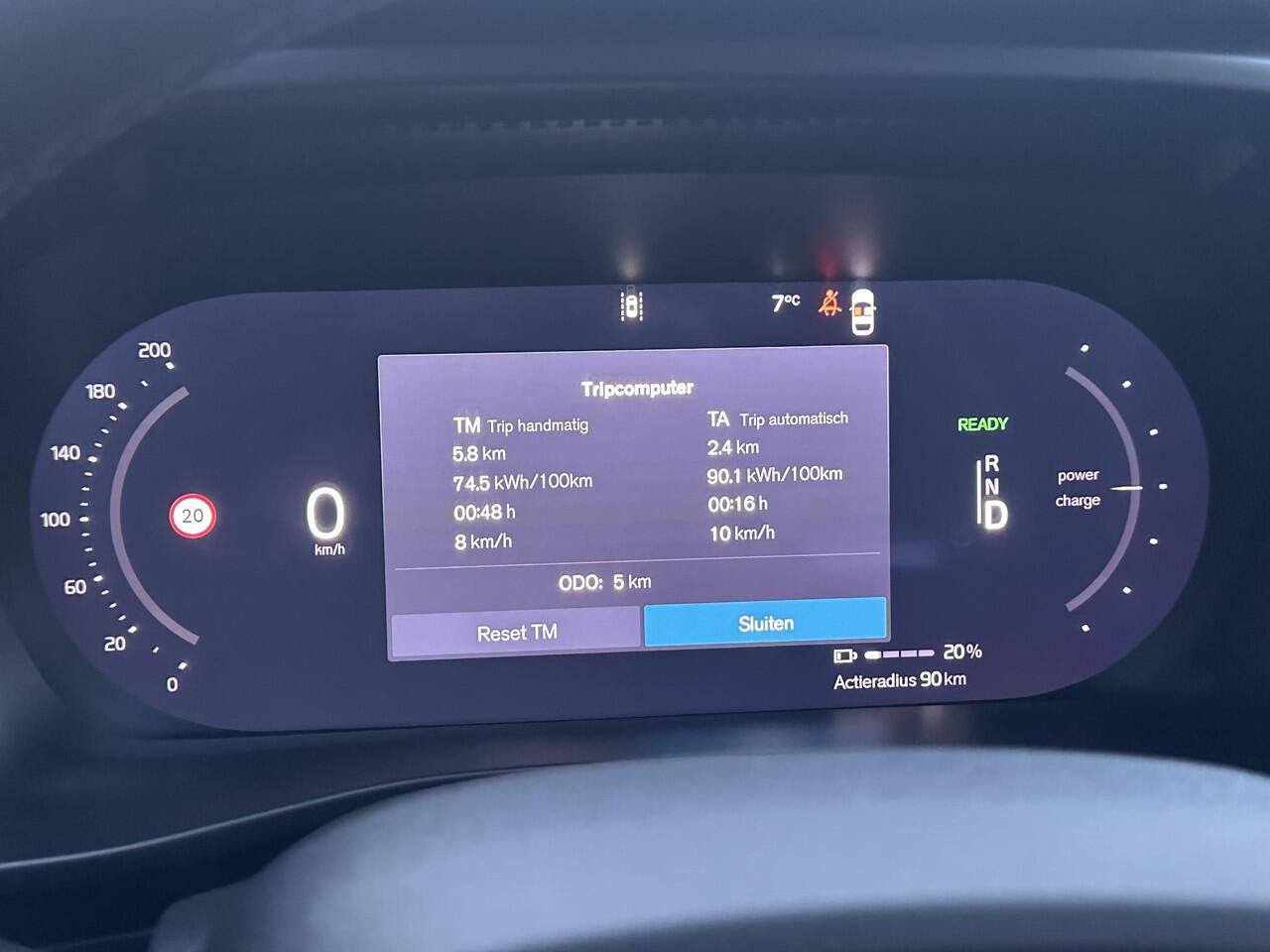 Volvo EX40 Single Motor Extended Range Business Ed. 82 kWh Driver Assist / Climate Line / 19" 5-sp Glossy Black wielen met all season banden