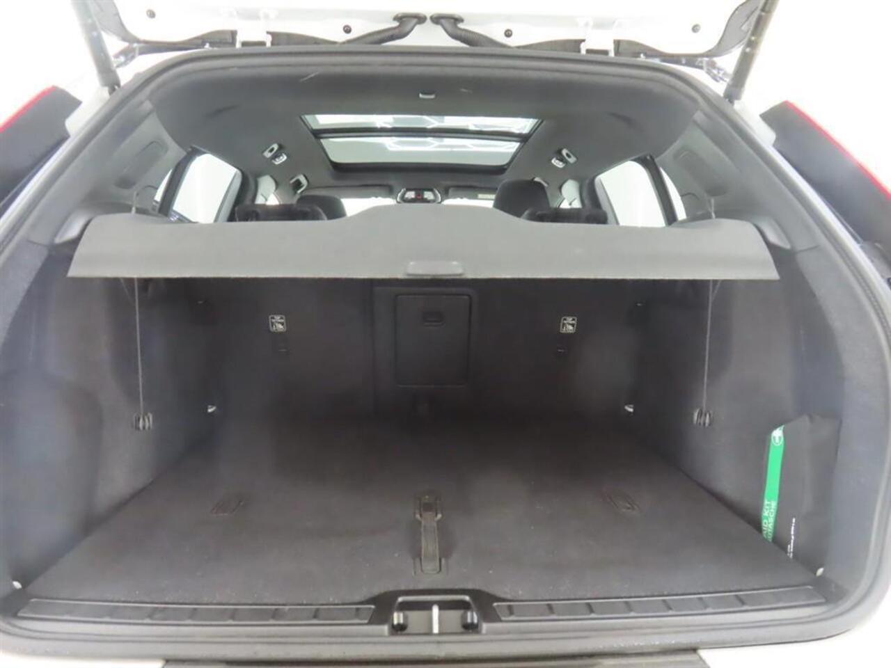 Volvo EX40 Single Motor Extended Range Ultra 82 kWh 17% Bijtelling | Panorama-schuifdak | PBlis | Adaptieve Cruise controle | Google | Stuur + Stoel verwarming | 360° Camera | VOL