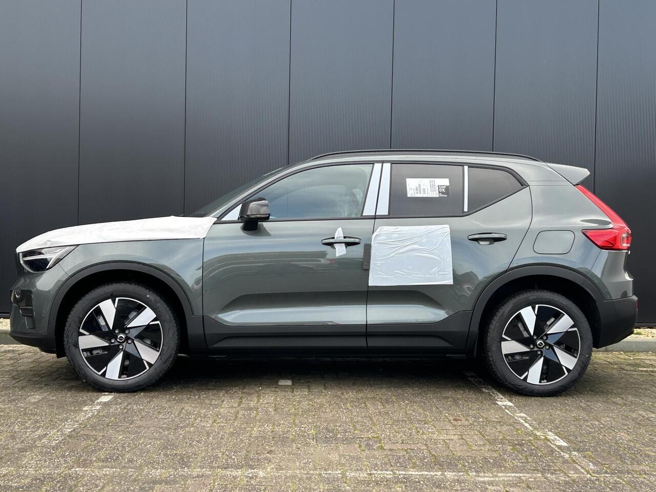 Volvo EX40 Single Motor Extended Range Business Ed. 82 kWh All Season banden / Climate Line / Versatility Pack