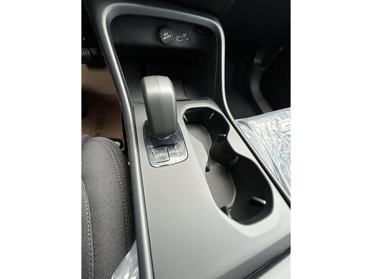 Volvo EX40 Single Motor Extended Range Business Ed. 82 kWh All Season banden / Climate Line / Versatility Pack