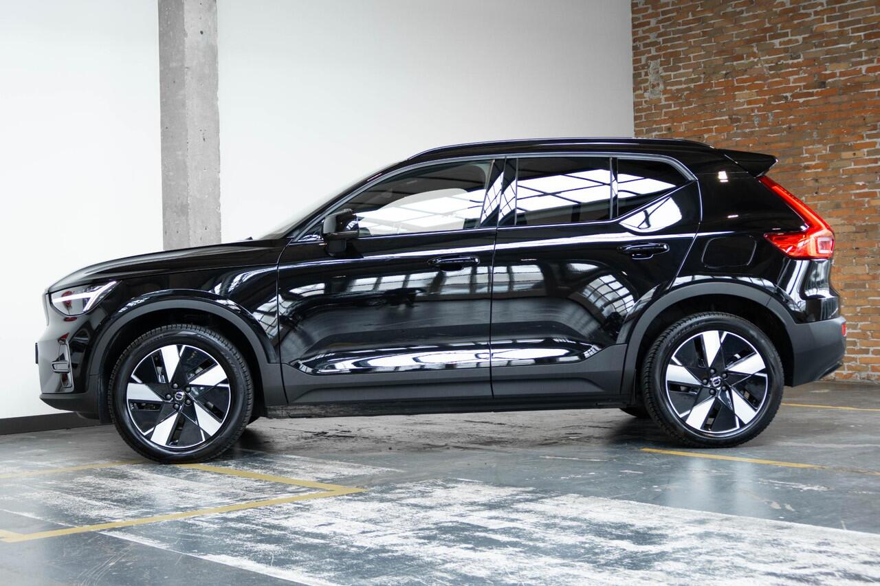 Volvo EX40 Single Motor Extended Range Plus 82 kWh | Verwarmbare voorstoelen+stuurwiel | Premium audio by Harman Kardon | Apple carplay/Android auto | Adaptive Cruise Control | Rondom zichtcamera | Warmtepomp | Parkeersensoren voor + achter