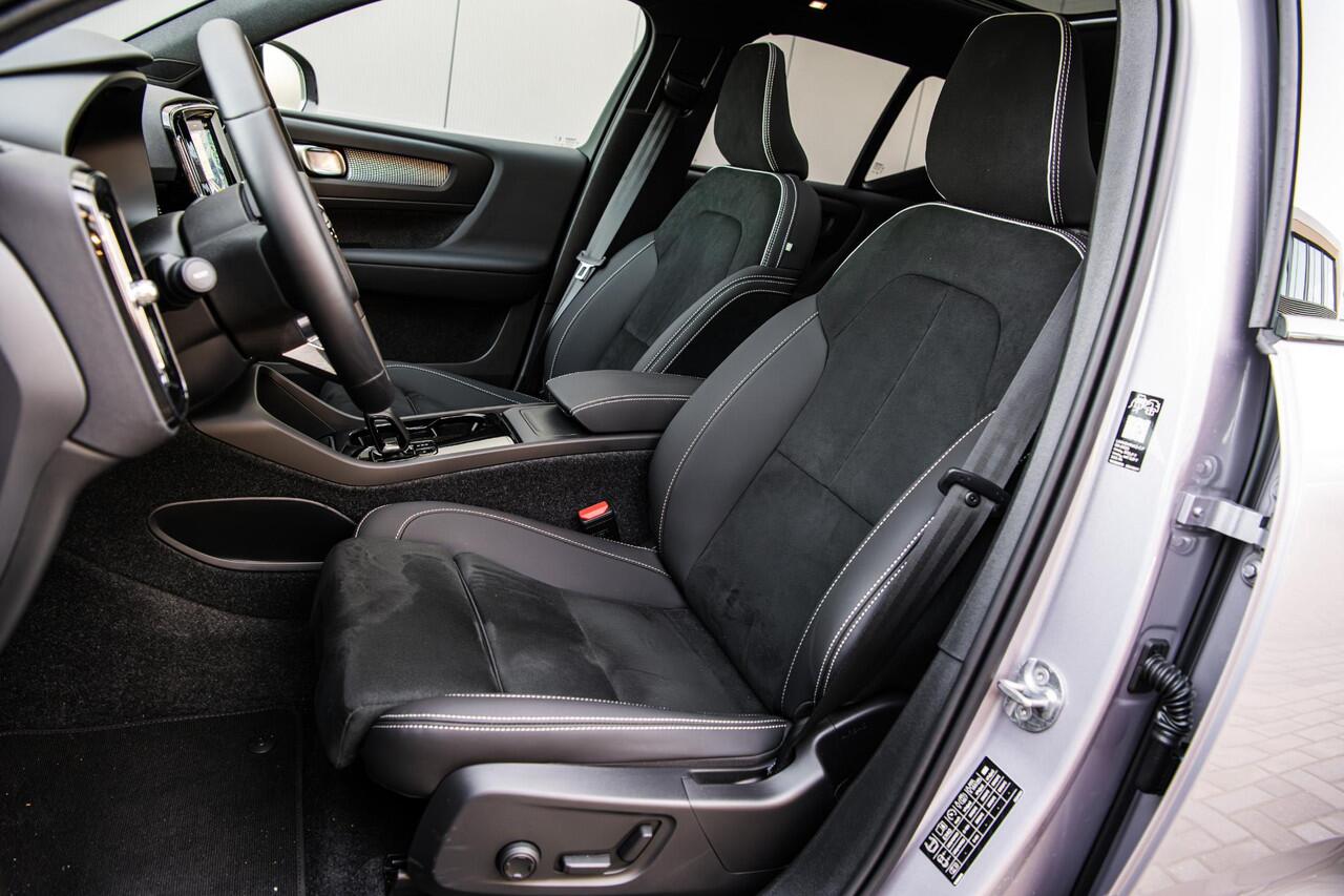 Volvo EX40 Single Motor Extended Range Ultra 82 kWh | Adaptieve Cruise Control | 22" Velgen | Black Pack | Trekhaak | Heico | Schuif/Kanteldak | Stoel + Stuurverwarming | Harman Kardon Audio | Extra Getint Glas Achter |