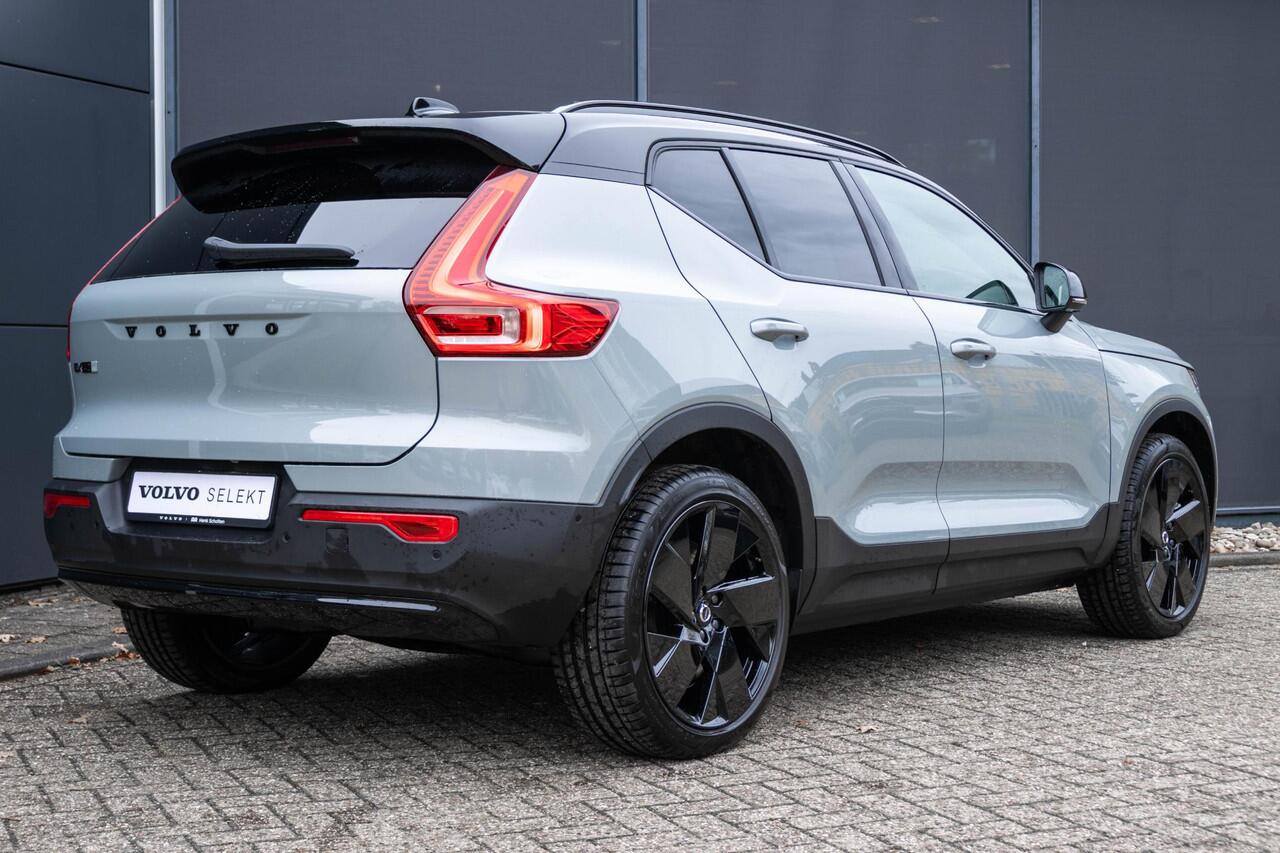 Volvo EX40 Single Motor Extended Range Ultra Black Ed. 82 kWh | Panoramadak | 17% bijtelling | Verwarmbare voorstoelen+stuurwiel | Premium audio by Harman Kardon | Rondom zichtcamera | Warmtepomp | 20 inch Lichtmetalen velgen | Alarmklasse 3