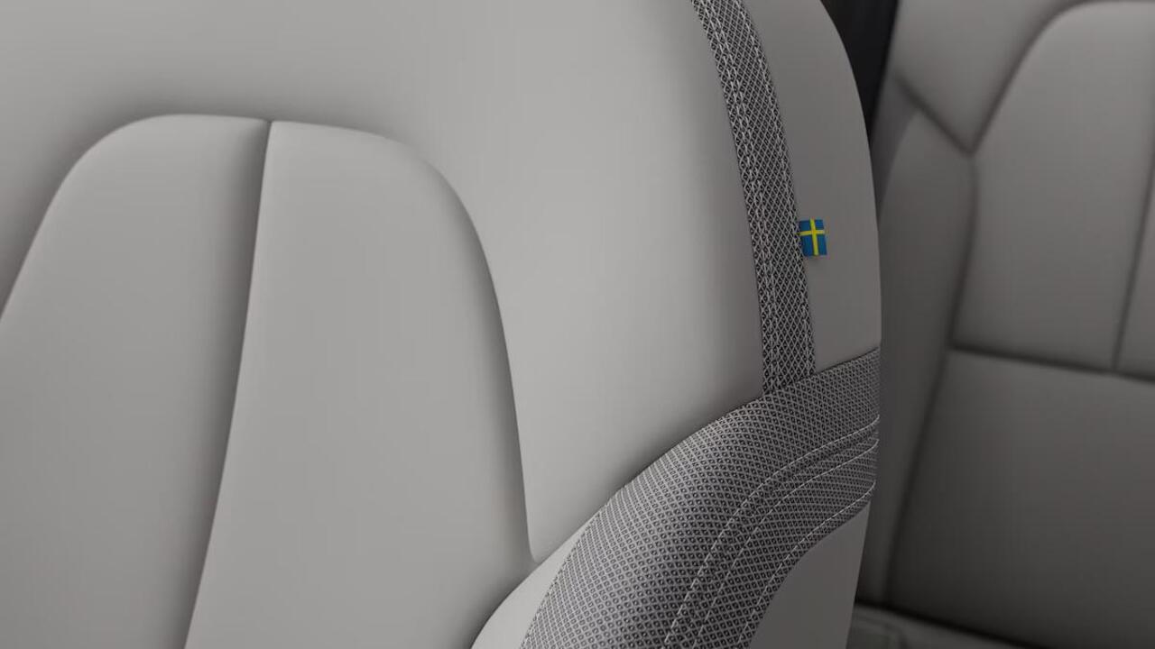 Volvo EX40 Single Motor Extended Range Ultra 82 kWh | Direct Leverbaar | Elektrisch Verstelbare Voorstoelen | 360º Camera | Harman Kardon Premium Audio | Google Infotainment | Pilot Assist | Panoramisch Schuif-/Kanteldak|