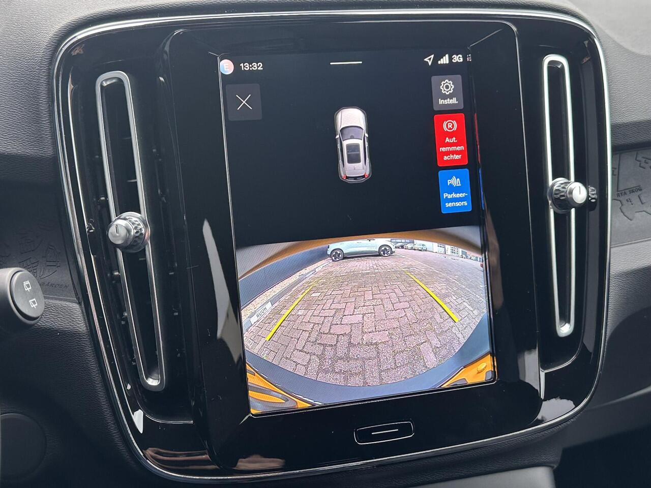 Volvo EX40 Single Motor Extended Range Plus 82 kWh climate line/ extra getint glas/ zwart dak/ all seasonbanden