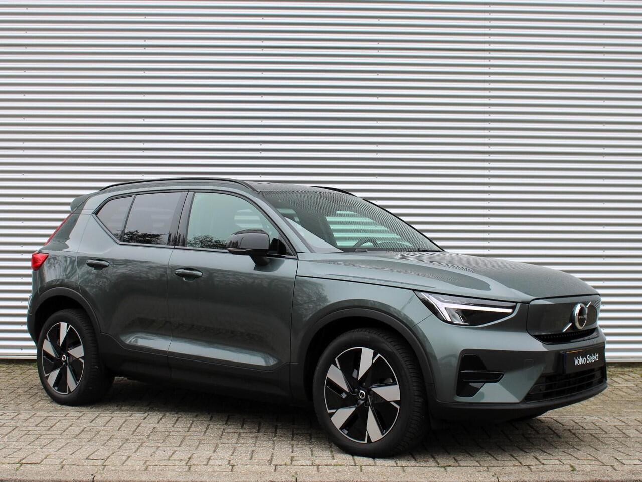 Volvo EX40 Single Motor Extended Range Plus Automaat / / Panoramadak / Microtech Nubuck bekleding / Privacy Glass / All seasonbanden / 17% bijtelling 2025