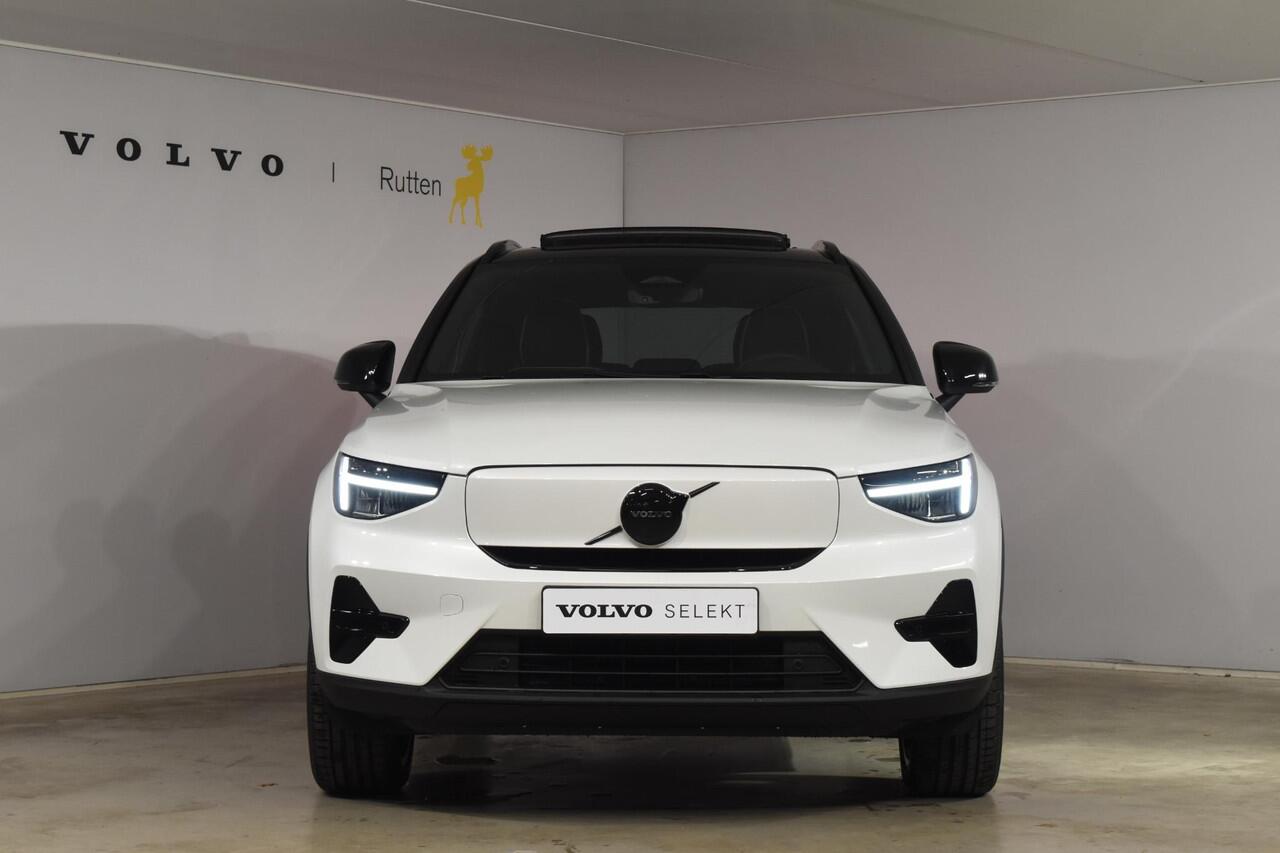 Volvo EX40 252PK Single Motor Ext. Range Plus Black Edition / Adaptive Cruise control / Achteruitrijcamera / Extra getint glas / 20'' velgen / Panoramadak / Zwart dak / Harman Kardon / Microtech/Nubuck