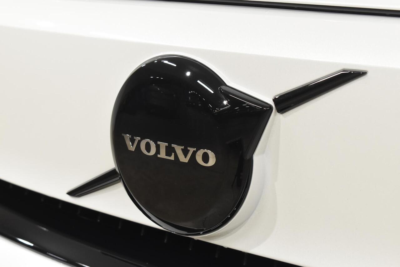 Volvo EX40 252PK Single Motor Ext. Range Plus Black Edition / Adaptive Cruise control / Achteruitrijcamera / Extra getint glas / 20'' velgen / Panoramadak / Zwart dak / Harman Kardon / Microtech/Nubuck